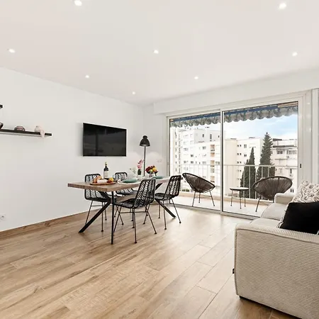 Serenade - A * Cannes