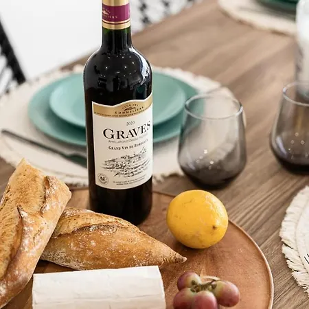 Serenade - A Apartment *