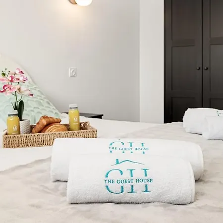 Apartment Serenade - A *