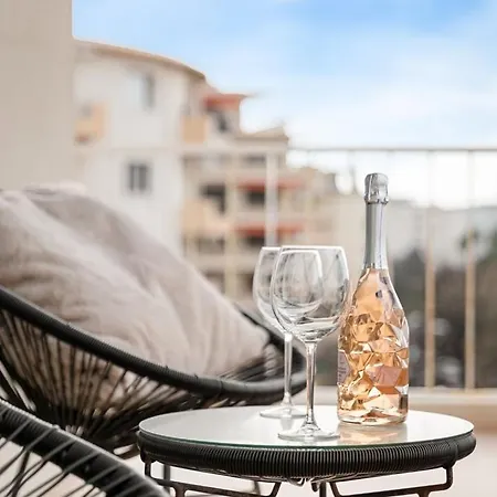 Serenade - A Apartment