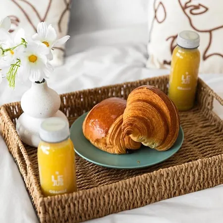 Serenade - A * Cannes